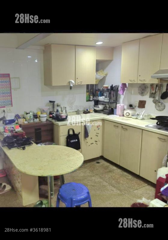 Kim Tak Building Sell 3 Bedrooms , 3 Bathrooms 611 ft² Kim Tak Building Sell 3 Bedrooms , 3 Bathrooms 611 ft²