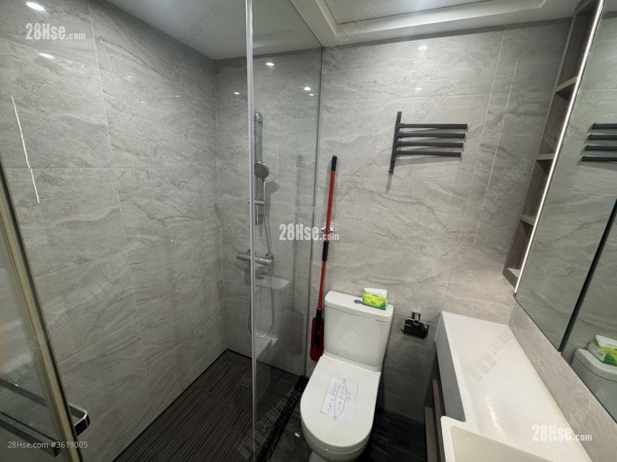Aurora Rental 1 Bathroom 219 ft² Aurora Rental 1 Bathroom 219 ft²