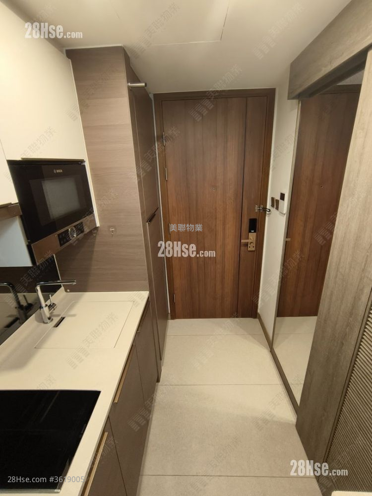 Aurora Rental 1 Bathroom 219 ft² Aurora Rental 1 Bathroom 219 ft²