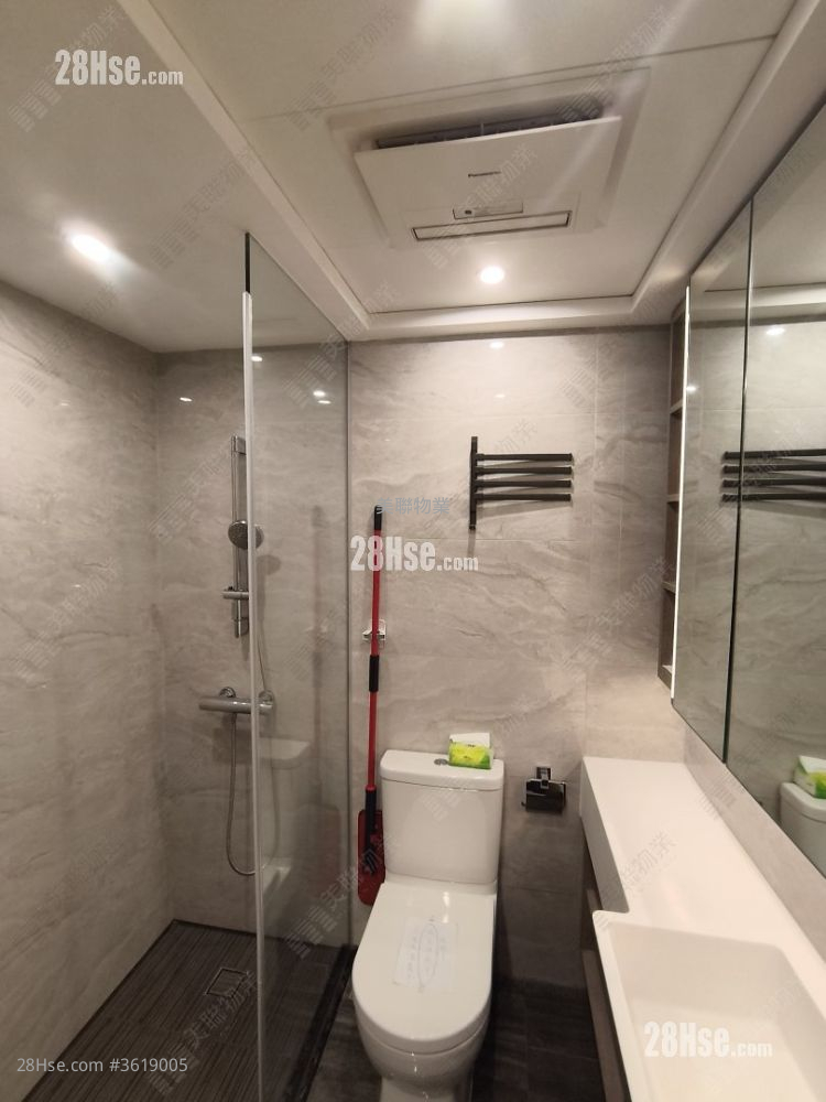 Aurora Rental 1 Bathroom 219 ft² Aurora Rental 1 Bathroom 219 ft²