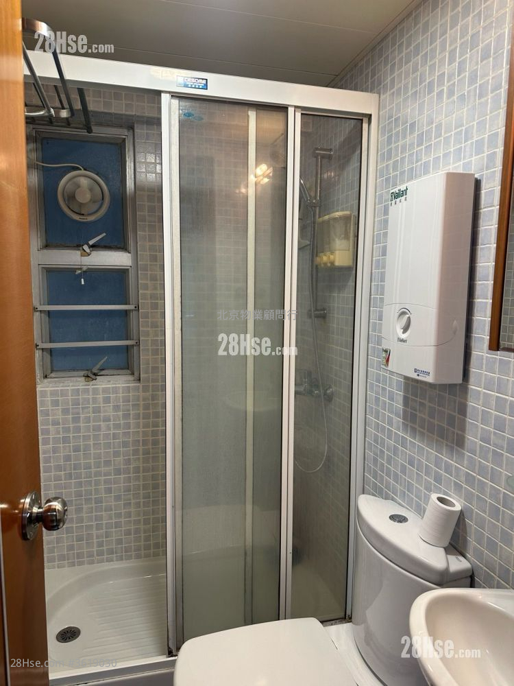 Westlands Court Rental 2 Bedrooms , 1 Bathroom 390 ft² Westlands Court Rental 2 Bedrooms , 1 Bathroom 390 ft²