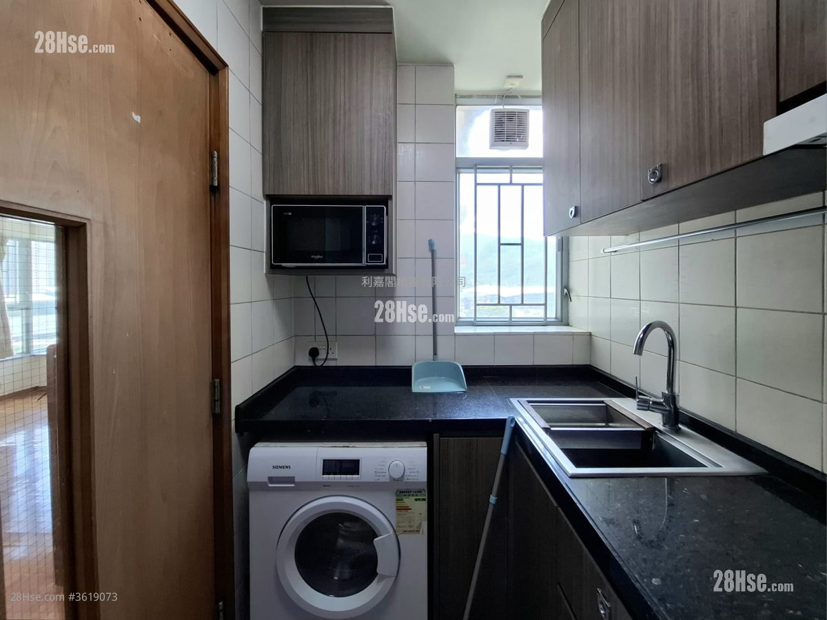 Seaview Crescent Rental 2 Bedrooms , 1 Bathroom 506 ft² Seaview Crescent Rental 2 Bedrooms , 1 Bathroom 506 ft²