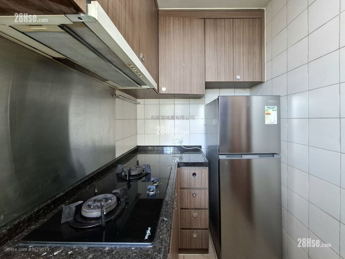 Seaview Crescent Rental 2 Bedrooms , 1 Bathroom 506 ft² Seaview Crescent Rental 2 Bedrooms , 1 Bathroom 506 ft²