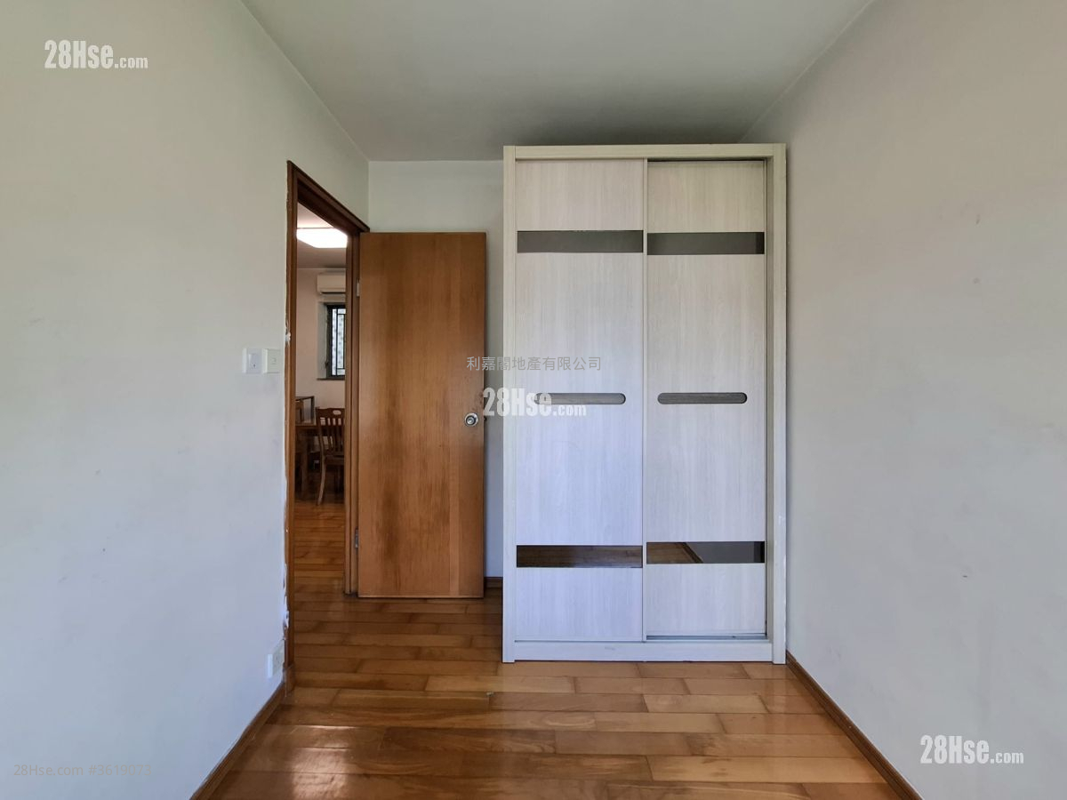 Seaview Crescent Rental 2 Bedrooms , 1 Bathroom 506 ft² Seaview Crescent Rental 2 Bedrooms , 1 Bathroom 506 ft²