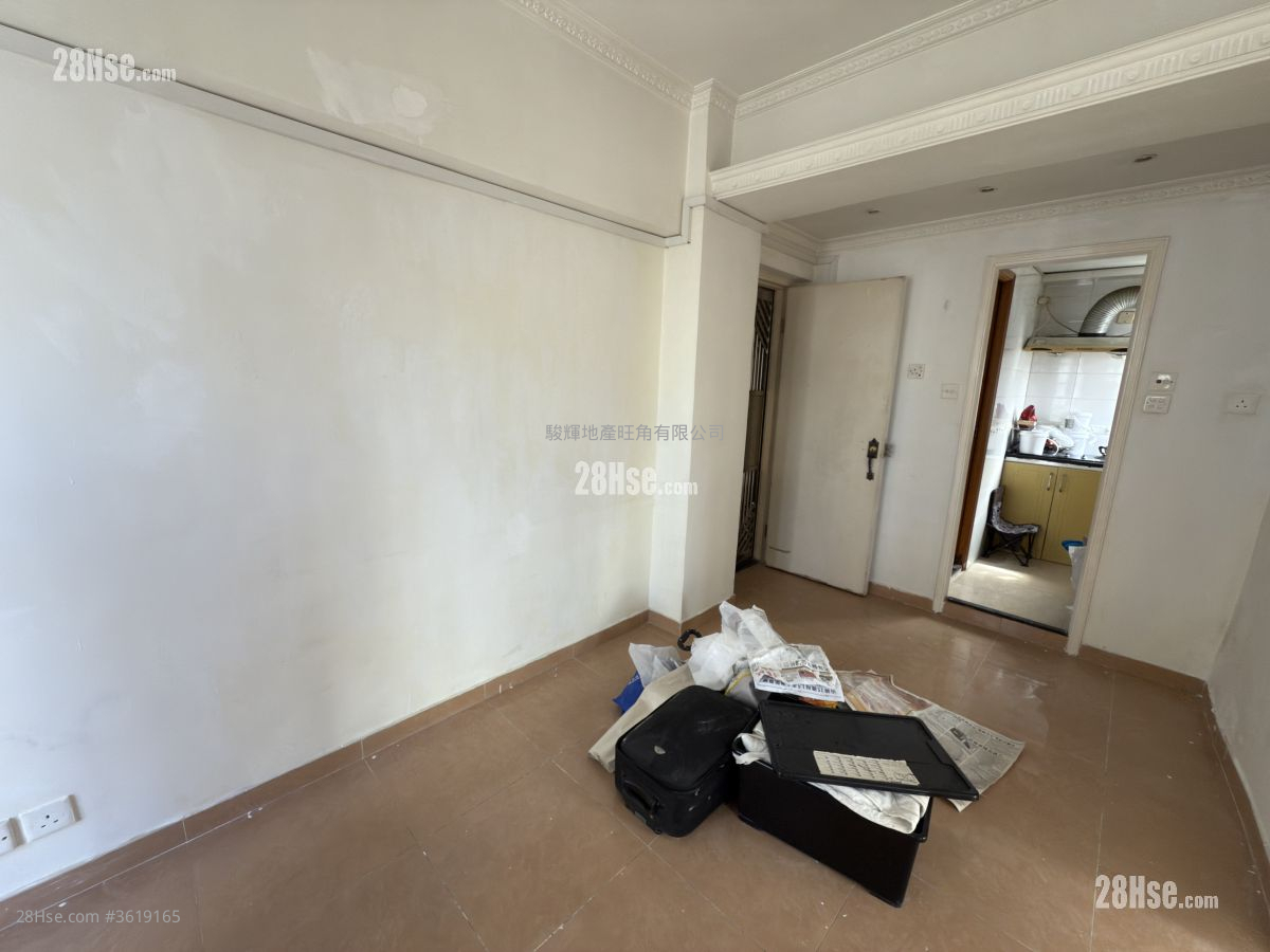 Hing Wong Court Sell 2 Bedrooms , 1 Bathroom 326 ft² Hing Wong Court Sell 2 Bedrooms , 1 Bathroom 326 ft²