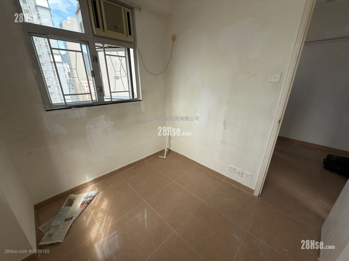 Hing Wong Court Sell 2 Bedrooms , 1 Bathroom 326 ft² Hing Wong Court Sell 2 Bedrooms , 1 Bathroom 326 ft²