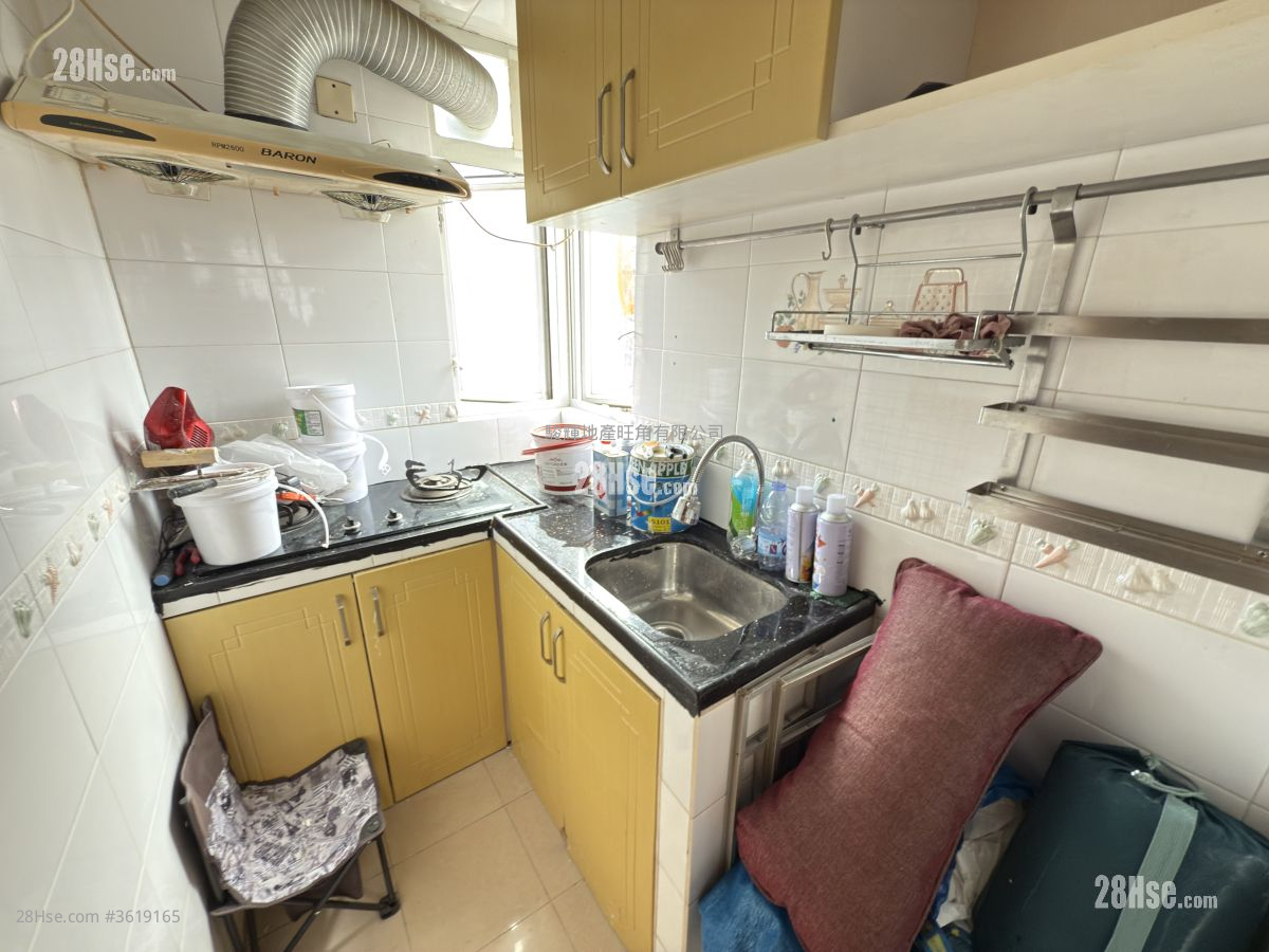 Hing Wong Court Sell 2 Bedrooms , 1 Bathroom 326 ft² Hing Wong Court Sell 2 Bedrooms , 1 Bathroom 326 ft²