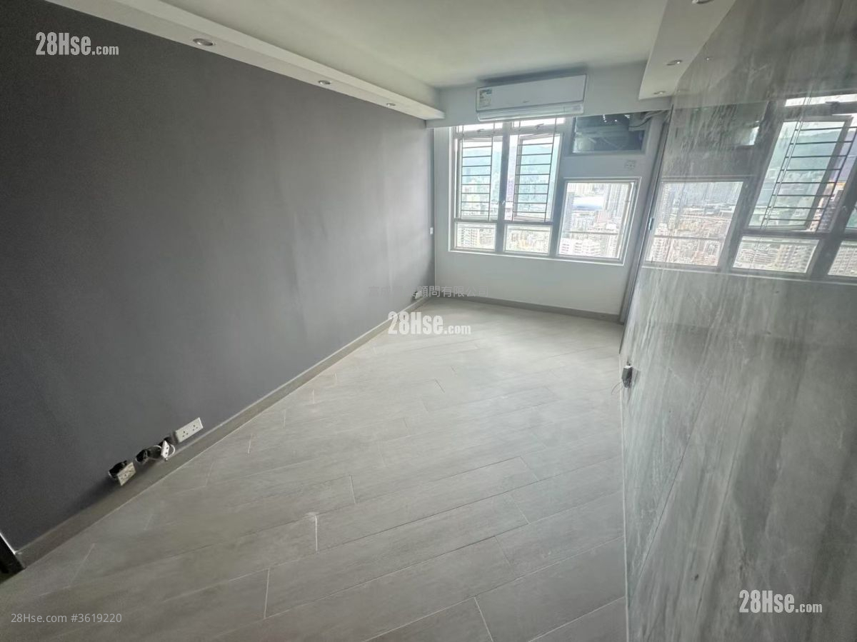 Kwun Tak Court Sell 2 Bedrooms , 1 Bathroom 449 ft² Kwun Tak Court Sell 2 Bedrooms , 1 Bathroom 449 ft²