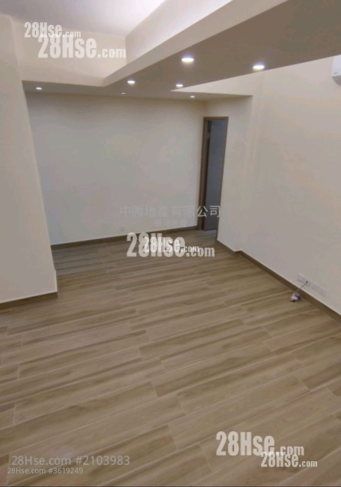 Luen Tak Building Sell 575 ft² Luen Tak Building Sell 575 ft²