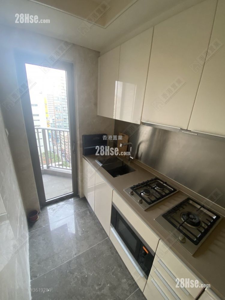 Grand Austin Rental 2 Bedrooms , 2 Bathrooms 580 ft² Grand Austin Rental 2 Bedrooms , 2 Bathrooms 580 ft²
