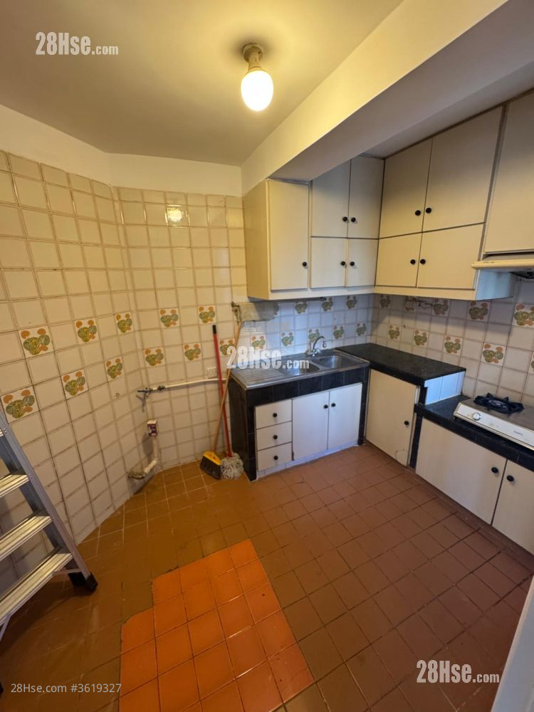 Whampoa Garden Rental 4 Bedrooms , 2 Bathrooms 755 ft² Whampoa Garden Rental 4 Bedrooms , 2 Bathrooms 755 ft²