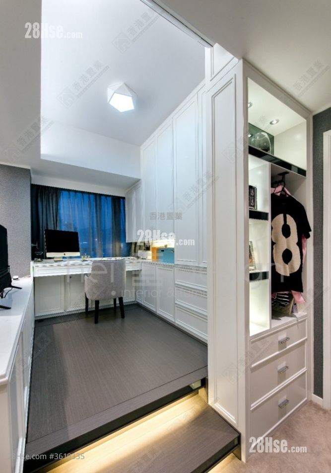 Grand Austin Sell 3 Bedrooms , 3 Bathrooms 943 ft² Grand Austin Sell 3 Bedrooms , 3 Bathrooms 943 ft²