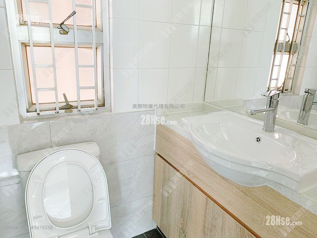 Sheung Shui Centre Sell 2 Bedrooms , 1 Bathroom 351 ft² Sheung Shui Centre Sell 2 Bedrooms , 1 Bathroom 351 ft²