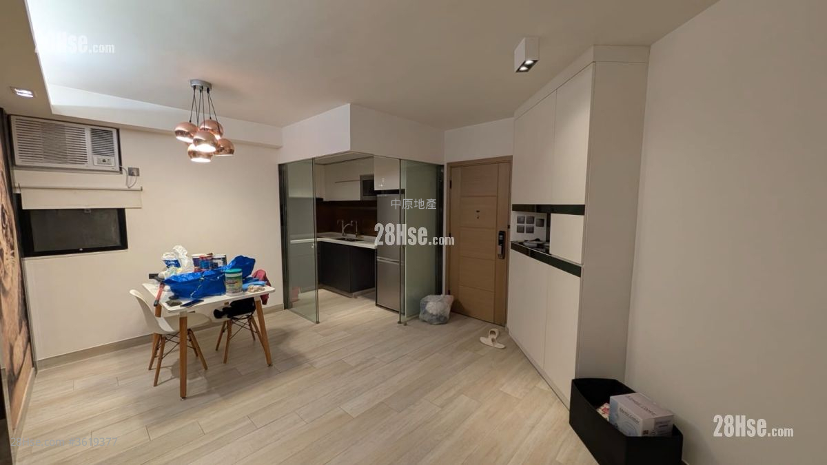 Park Royale Sell 3 Bedrooms 553 ft² Park Royale Sell 3 Bedrooms 553 ft²