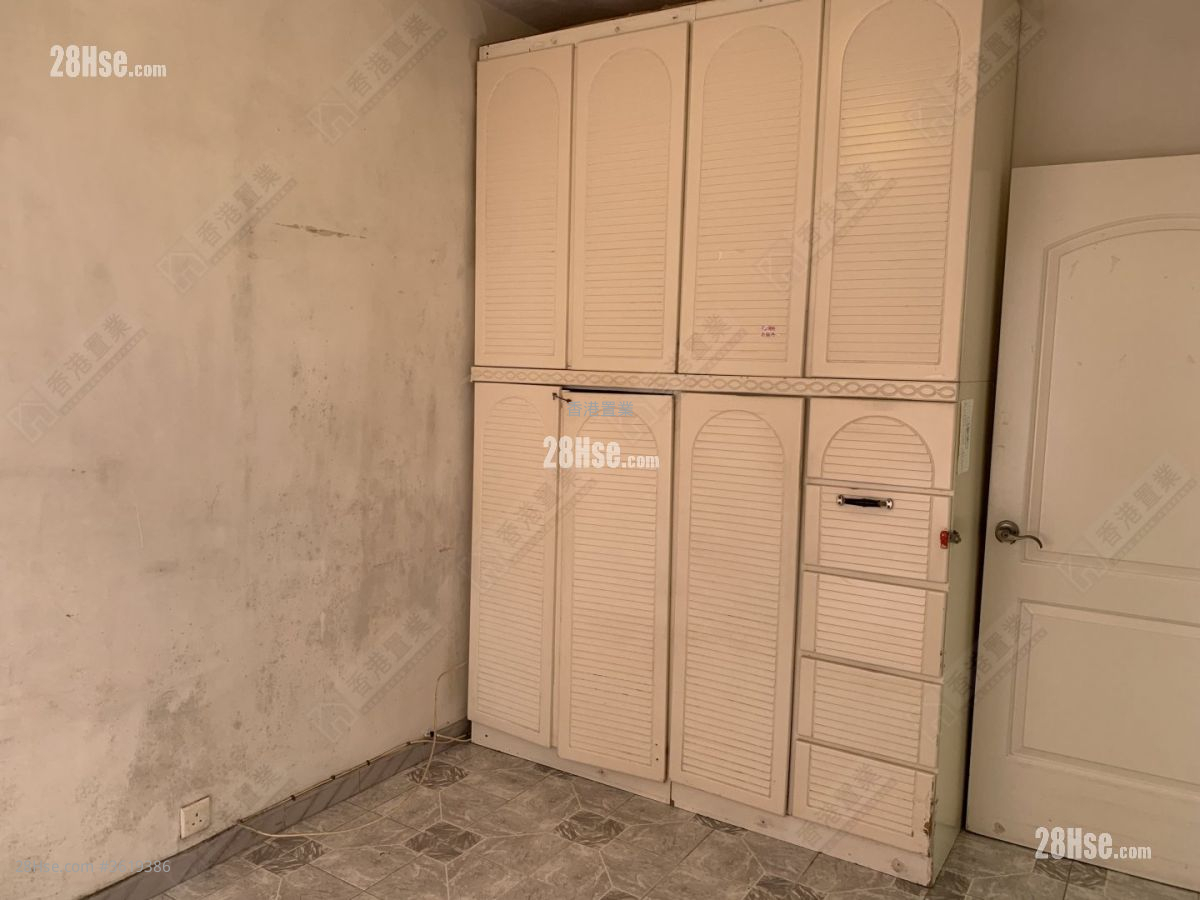 King's View Court Sell 2 Bedrooms 548 ft² King's View Court Sell 2 Bedrooms 548 ft²