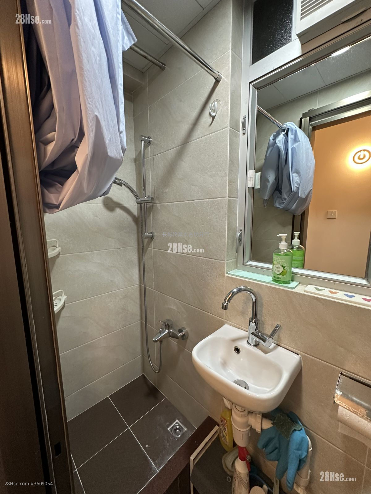 Chung Hing Mansion Rental 2 Bedrooms , 2 Bathrooms 361 ft² Chung Hing Mansion Rental 2 Bedrooms , 2 Bathrooms 361 ft²