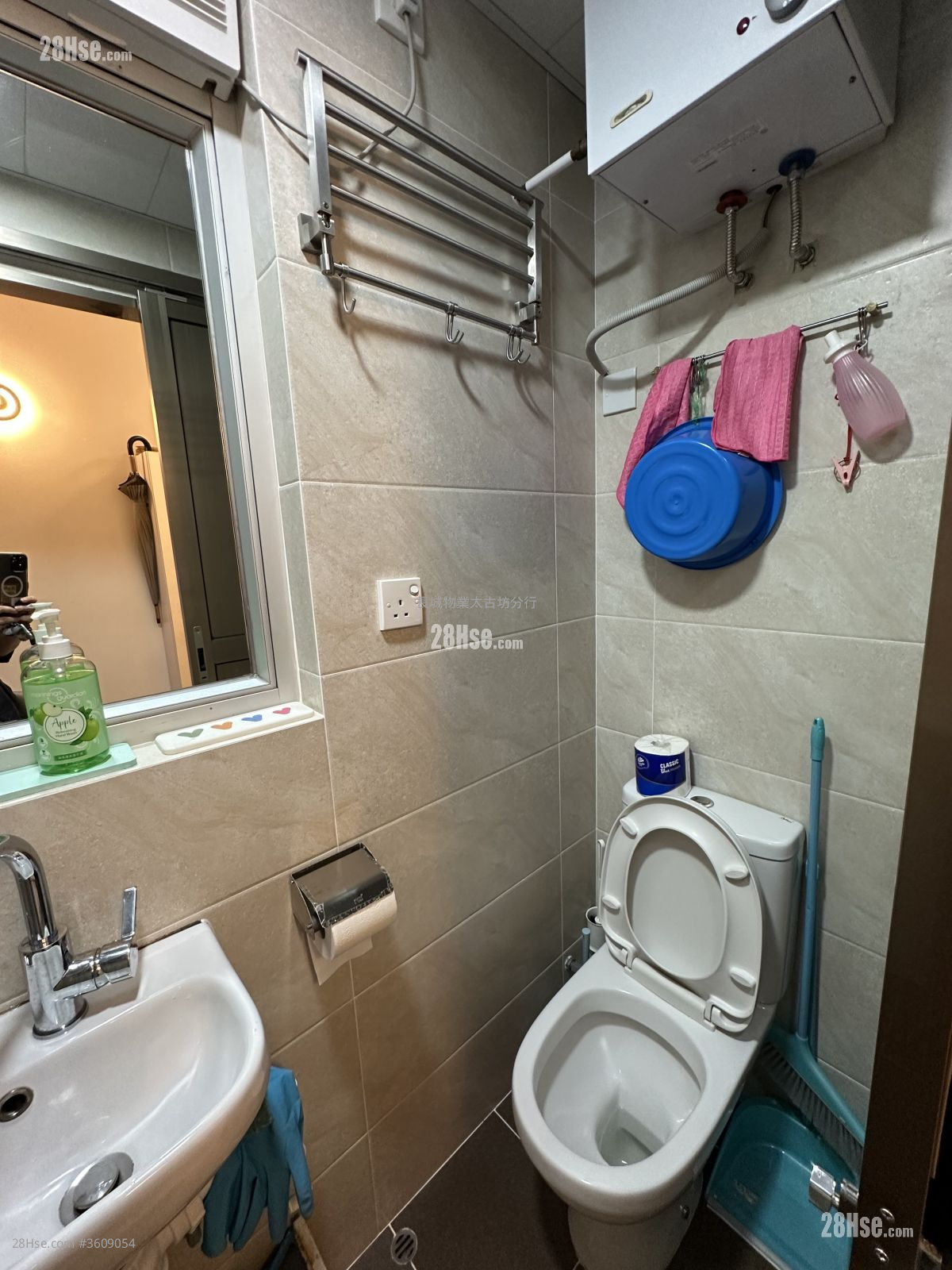 Chung Hing Mansion Rental 2 Bedrooms , 2 Bathrooms 361 ft² Chung Hing Mansion Rental 2 Bedrooms , 2 Bathrooms 361 ft²