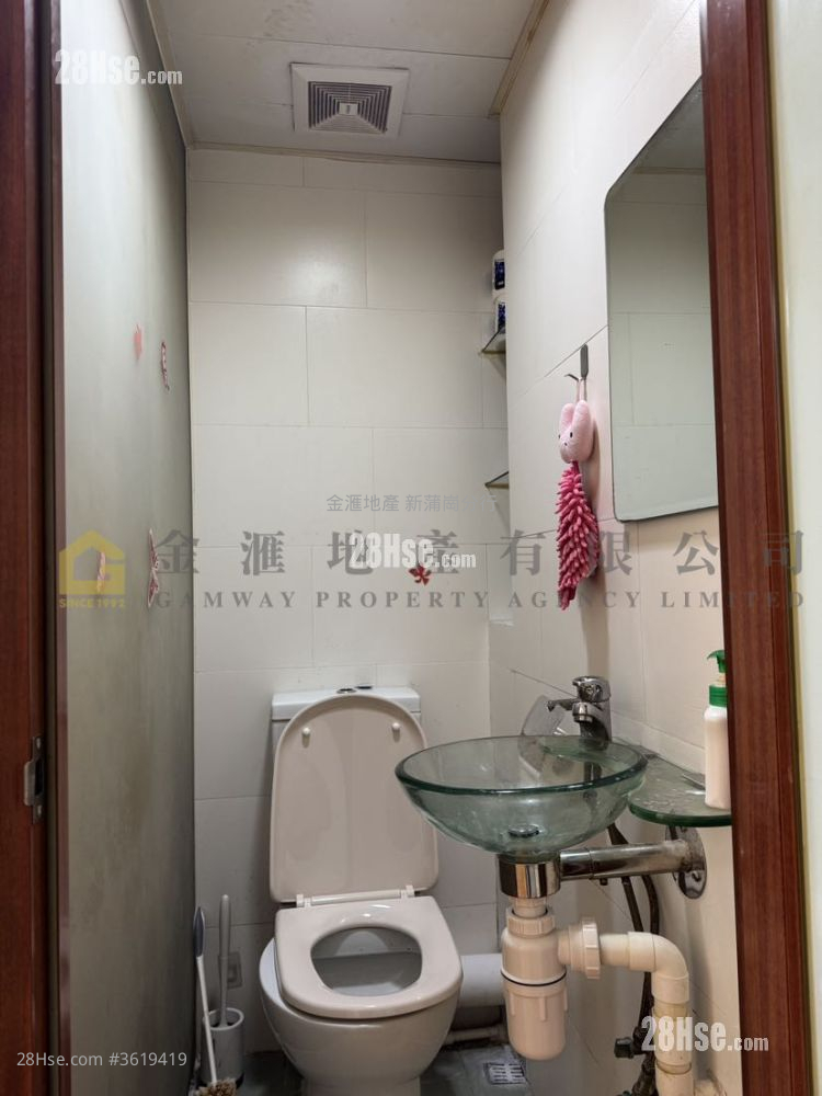 Tak Keung Court Sell 2 Bedrooms , 1 Bathroom 404 ft² Tak Keung Court Sell 2 Bedrooms , 1 Bathroom 404 ft²