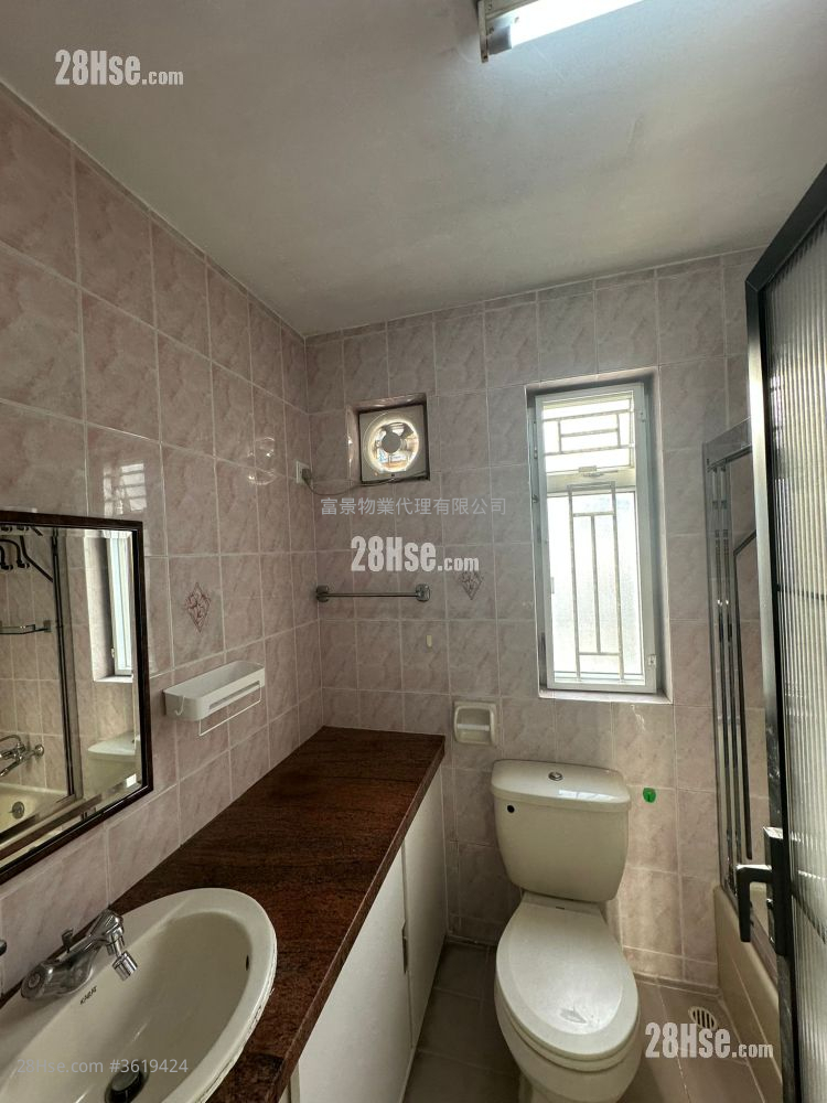 Village Rental 3 Bedrooms , 1 Bathroom 653 ft² Village Rental 3 Bedrooms , 1 Bathroom 653 ft²