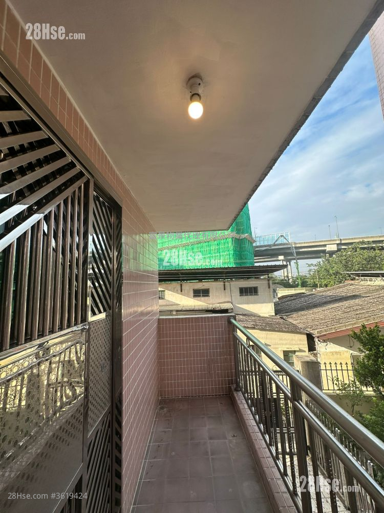 Village Rental 3 Bedrooms , 1 Bathroom 653 ft² Village Rental 3 Bedrooms , 1 Bathroom 653 ft²