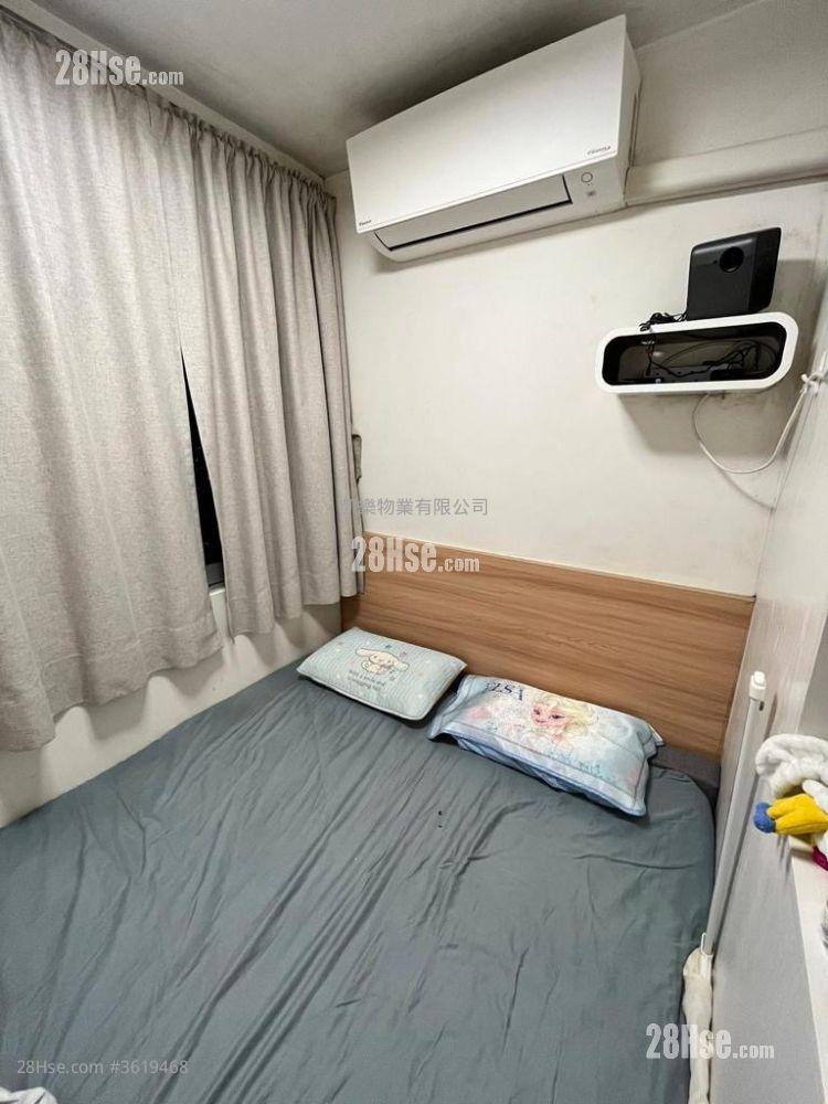 Choi Hing Court Sell 2 Bedrooms , 1 Bathroom 385 ft² Choi Hing Court Sell 2 Bedrooms , 1 Bathroom 385 ft²
