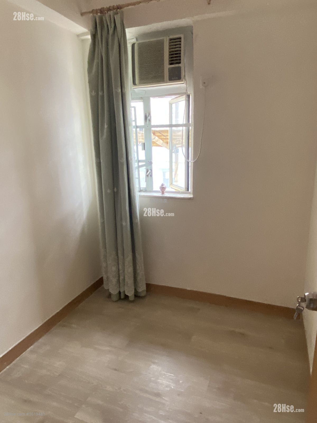 Tenement House Rental 3 Bedrooms , 1 Bathroom 390 ft² Tenement House Rental 3 Bedrooms , 1 Bathroom 390 ft²