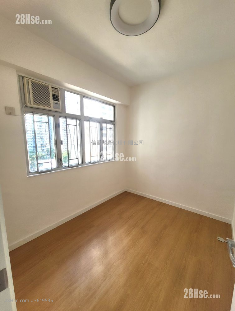 Wah Hoi Mansion Sell 3 Bedrooms , 2 Bathrooms 674 ft² Wah Hoi Mansion Sell 3 Bedrooms , 2 Bathrooms 674 ft²