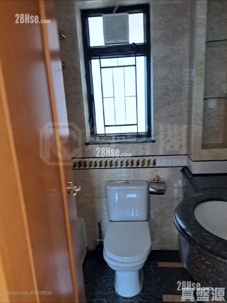 Le Sommet Sell 2 Bedrooms , 1 Bathroom 580 ft² Le Sommet Sell 2 Bedrooms , 1 Bathroom 580 ft²