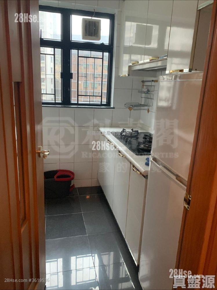 Le Sommet Sell 2 Bedrooms , 1 Bathroom 580 ft² Le Sommet Sell 2 Bedrooms , 1 Bathroom 580 ft²