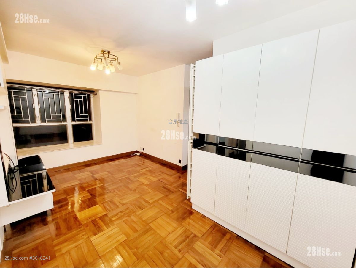 Reve Plaza Rental 439 ft² Reve Plaza Rental 439 ft²