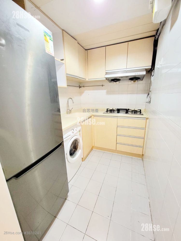 Reve Plaza Rental 439 ft² Reve Plaza Rental 439 ft²