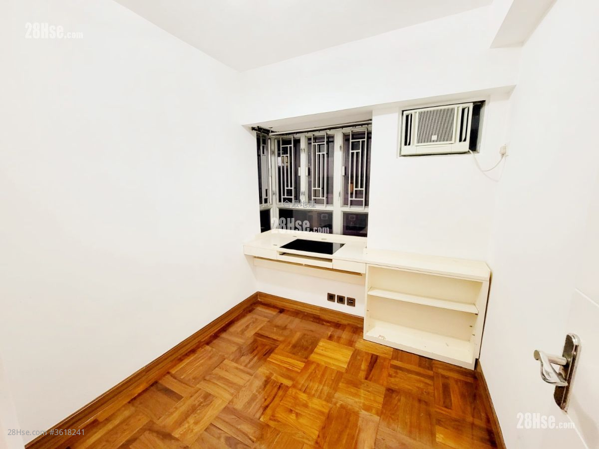 Reve Plaza Rental 439 ft² Reve Plaza Rental 439 ft²
