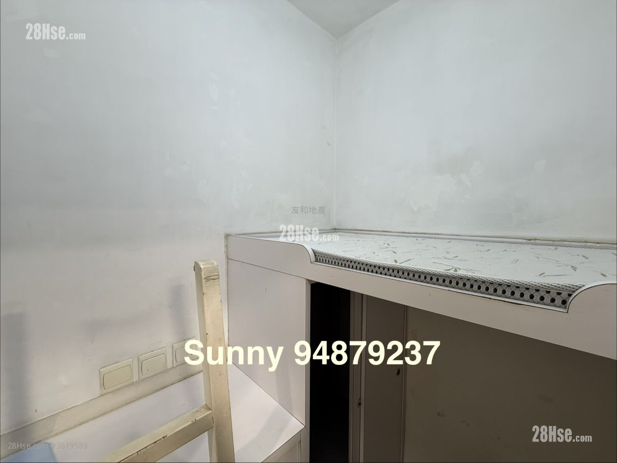 Sky Garden Rental 3 Bedrooms , 2 Bathrooms 739 ft² Sky Garden Rental 3 Bedrooms , 2 Bathrooms 739 ft²
