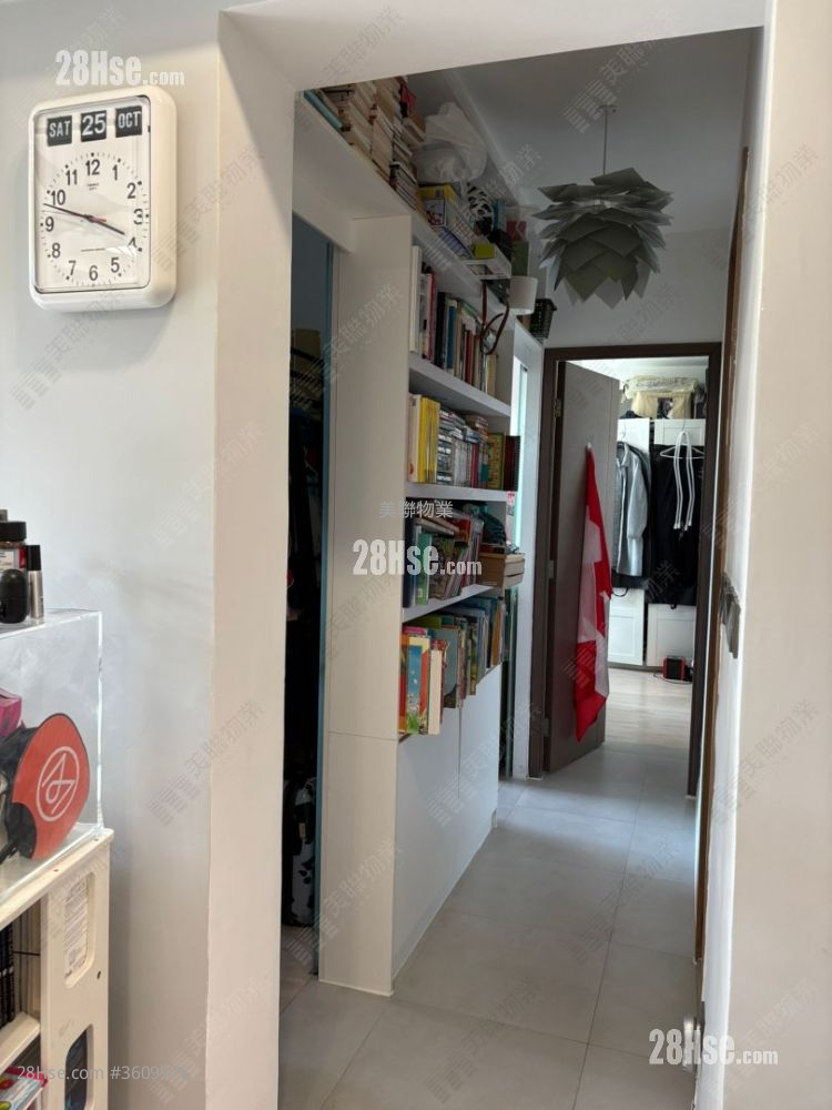 The Grandville Sell 3 Bedrooms , 2 Bathrooms 777 ft² The Grandville Sell 3 Bedrooms , 2 Bathrooms 777 ft²