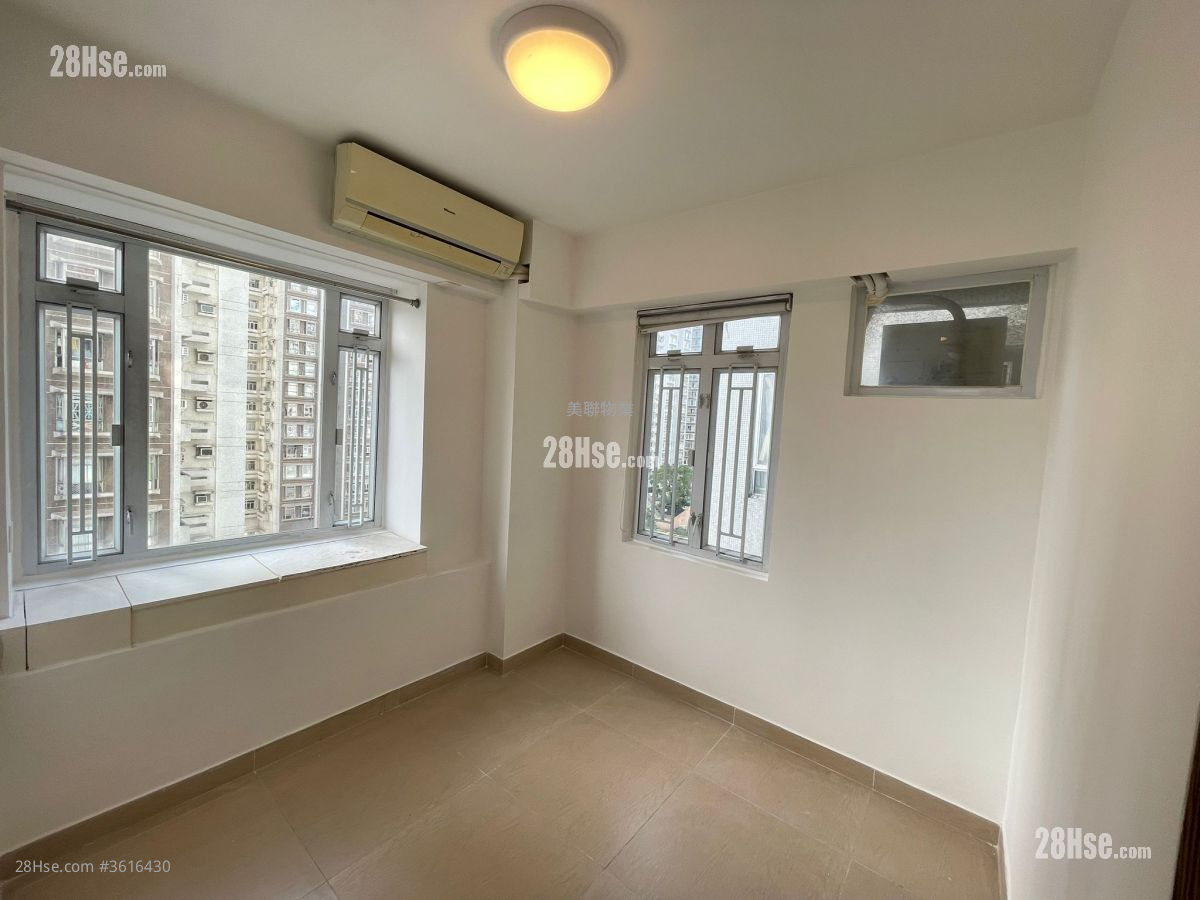 Lucky Plaza Sell 2 Bedrooms , 1 Bathroom 390 ft² Lucky Plaza Sell 2 Bedrooms , 1 Bathroom 390 ft²
