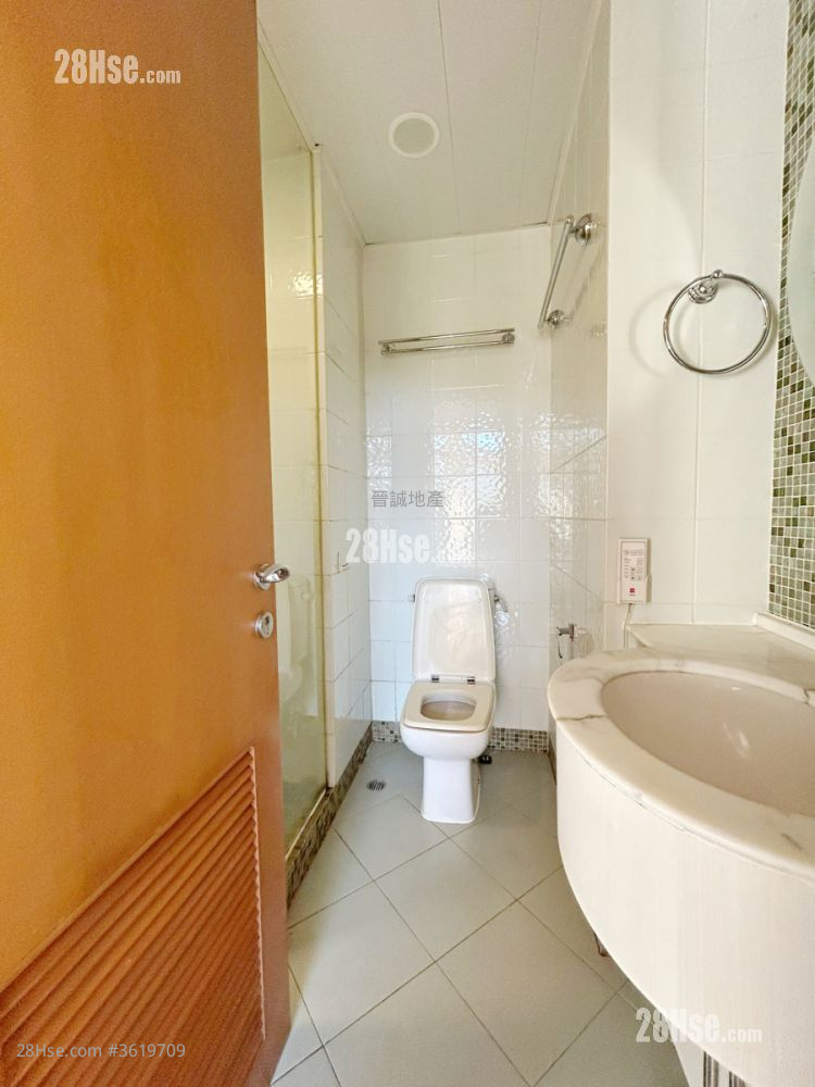 漣山 售盤 4 房 , 3 浴室 873 平方呎 漣山 售盤 4 房 , 3 浴室 873 平方呎