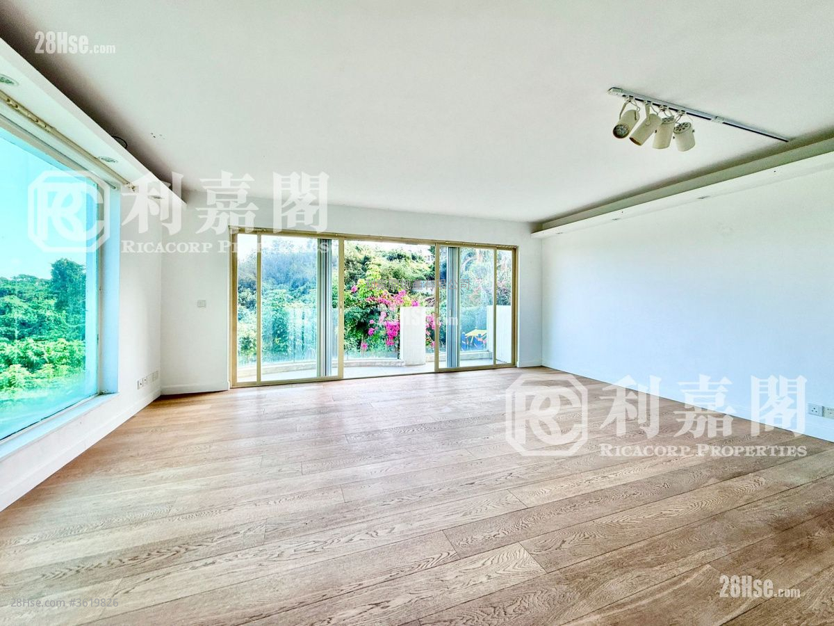 Nam Shan San Tsuen Sell 4 Bedrooms , 3 Bathrooms 2,100 ft² Nam Shan San Tsuen Sell 4 Bedrooms , 3 Bathrooms 2,100 ft²