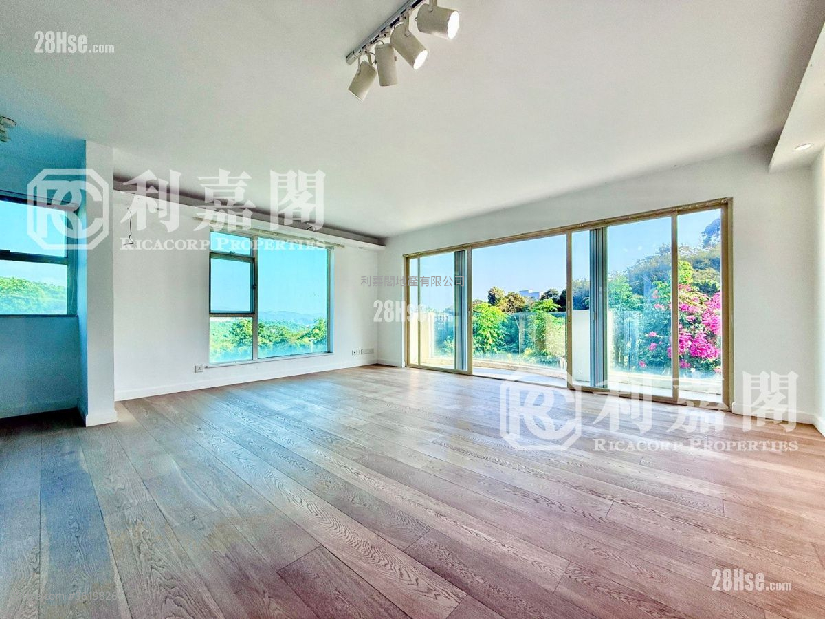 Nam Shan San Tsuen Sell 4 Bedrooms , 3 Bathrooms 2,100 ft² Nam Shan San Tsuen Sell 4 Bedrooms , 3 Bathrooms 2,100 ft²