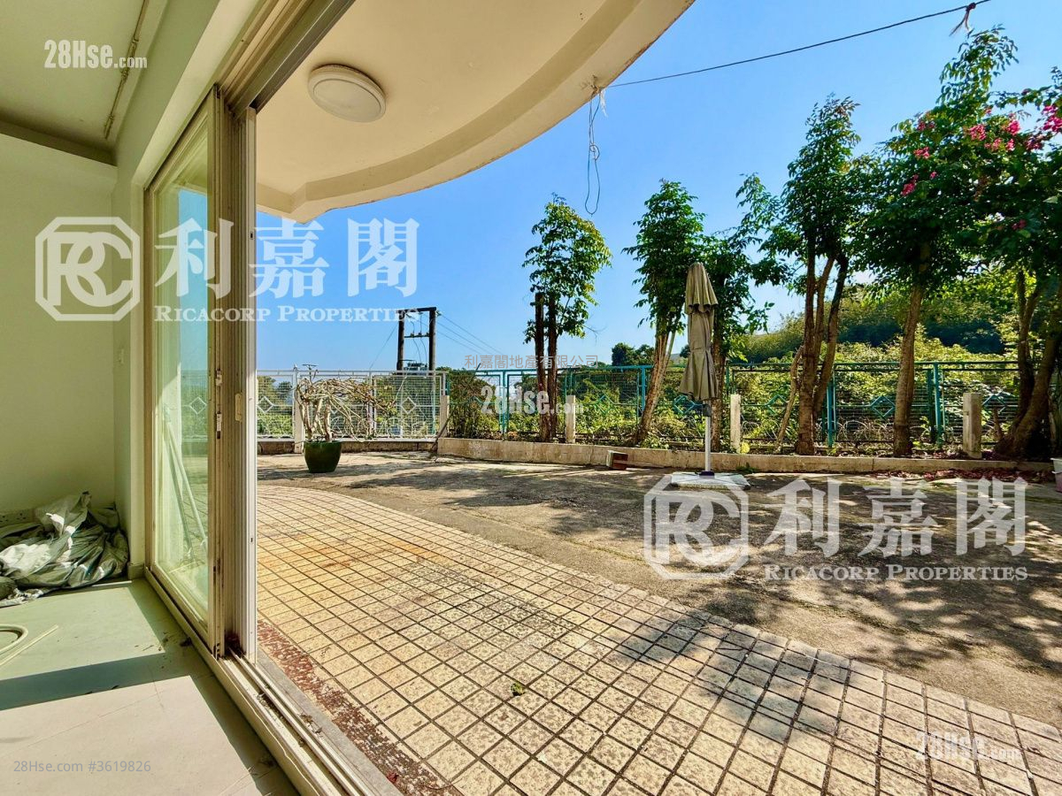 Nam Shan San Tsuen Sell 4 Bedrooms , 3 Bathrooms 2,100 ft² Nam Shan San Tsuen Sell 4 Bedrooms , 3 Bathrooms 2,100 ft²
