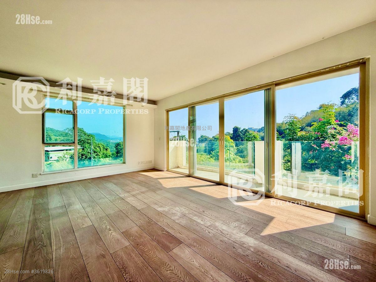 Nam Shan San Tsuen Sell 4 Bedrooms , 3 Bathrooms 2,100 ft² Nam Shan San Tsuen Sell 4 Bedrooms , 3 Bathrooms 2,100 ft²