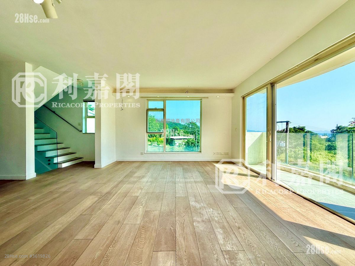 Nam Shan San Tsuen Sell 4 Bedrooms , 3 Bathrooms 2,100 ft² Nam Shan San Tsuen Sell 4 Bedrooms , 3 Bathrooms 2,100 ft²