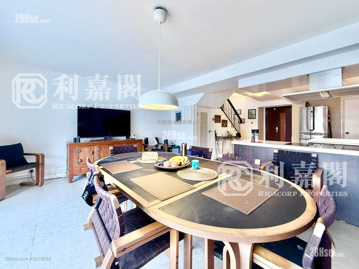 Venice Villa Sell 4 Bedrooms , 4 Bathrooms 2,100 ft² Venice Villa Sell 4 Bedrooms , 4 Bathrooms 2,100 ft²