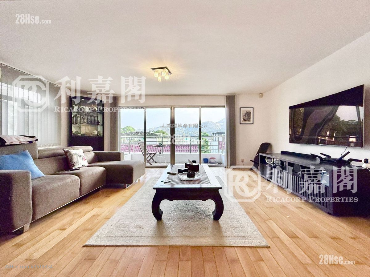 Venice Villa Sell 4 Bedrooms , 4 Bathrooms 2,100 ft² Venice Villa Sell 4 Bedrooms , 4 Bathrooms 2,100 ft²