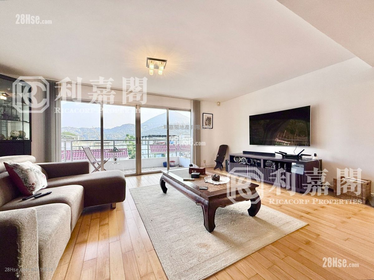 Venice Villa Sell 4 Bedrooms , 4 Bathrooms 2,100 ft² Venice Villa Sell 4 Bedrooms , 4 Bathrooms 2,100 ft²