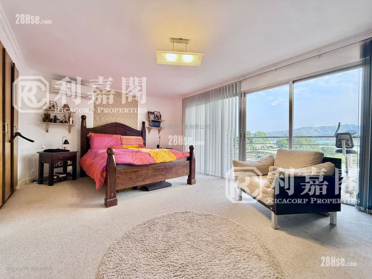 Venice Villa Sell 4 Bedrooms , 4 Bathrooms 2,100 ft² Venice Villa Sell 4 Bedrooms , 4 Bathrooms 2,100 ft²