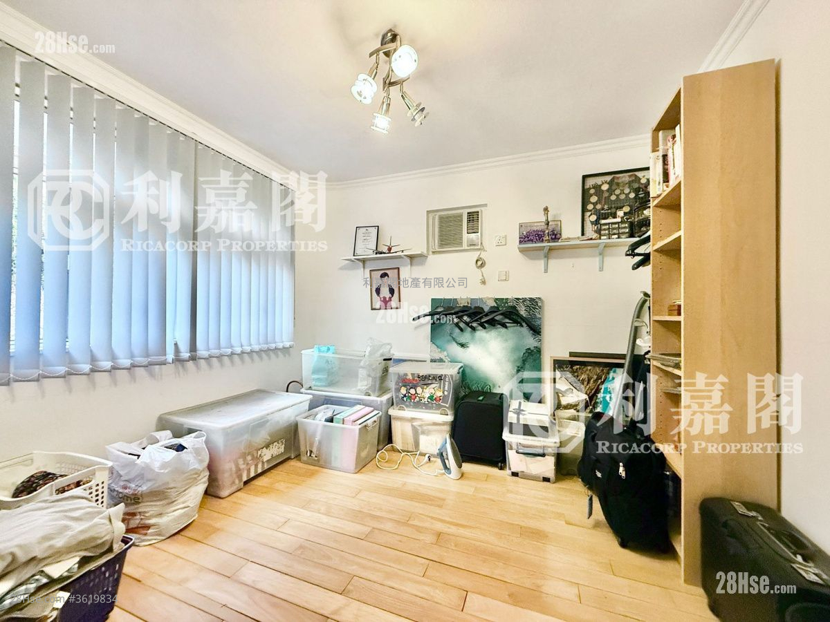 Venice Villa Sell 4 Bedrooms , 4 Bathrooms 2,100 ft² Venice Villa Sell 4 Bedrooms , 4 Bathrooms 2,100 ft²