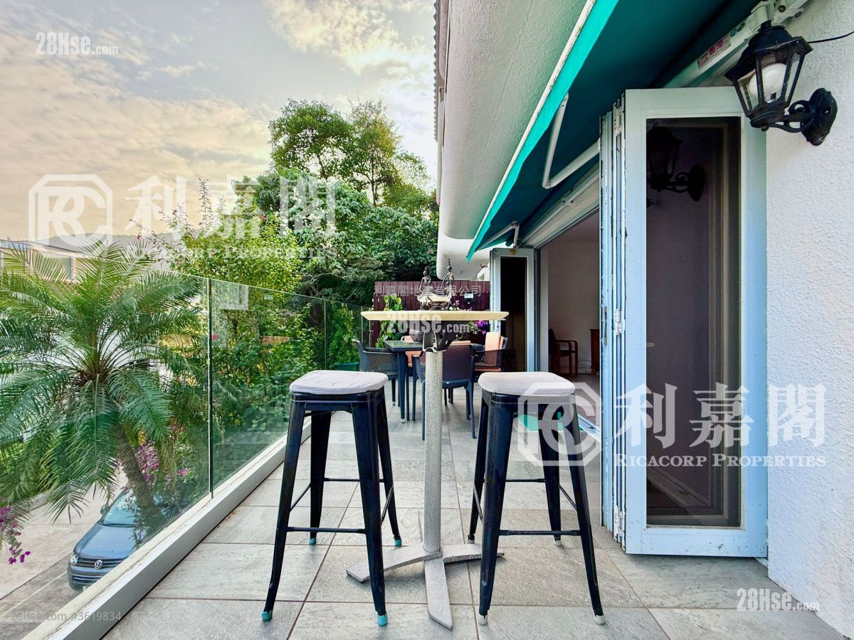 Venice Villa Sell 4 Bedrooms , 4 Bathrooms 2,100 ft² Venice Villa Sell 4 Bedrooms , 4 Bathrooms 2,100 ft²