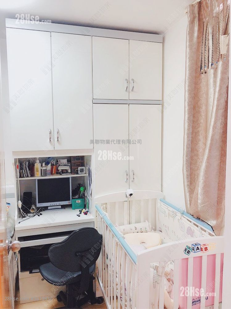 Yan Shing Court Sell 2 Bedrooms , 1 Bathroom 401 ft² Yan Shing Court Sell 2 Bedrooms , 1 Bathroom 401 ft²