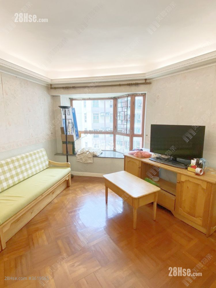 Greenpark Villa Sell 3 Bedrooms , 2 Bathrooms 716 ft² Greenpark Villa Sell 3 Bedrooms , 2 Bathrooms 716 ft²