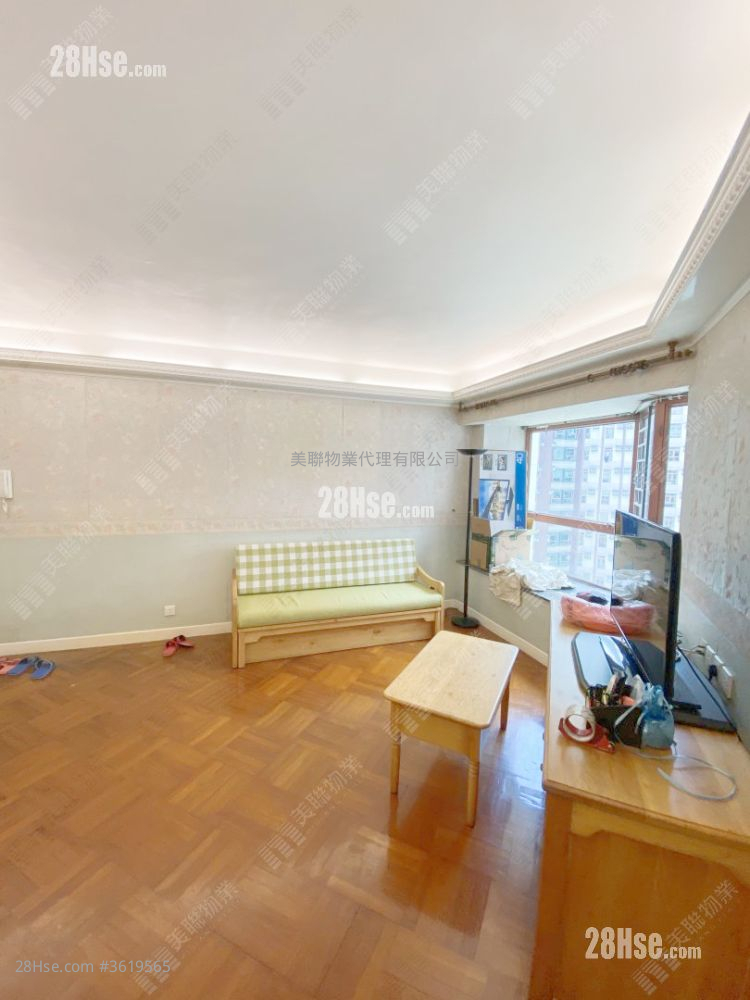 Greenpark Villa Sell 3 Bedrooms , 2 Bathrooms 716 ft² Greenpark Villa Sell 3 Bedrooms , 2 Bathrooms 716 ft²